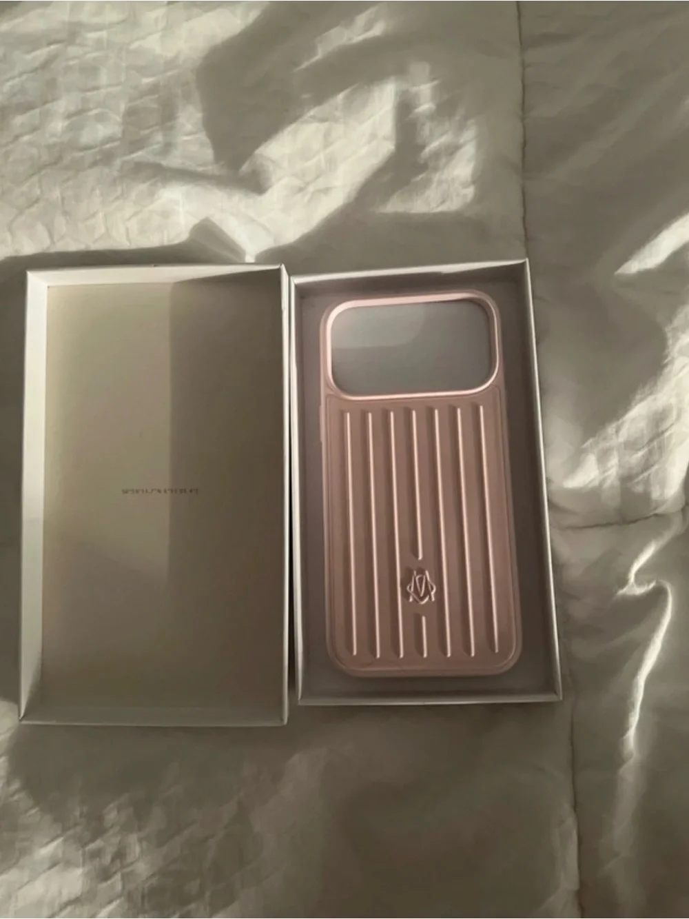 RIMOWA iphone 17
